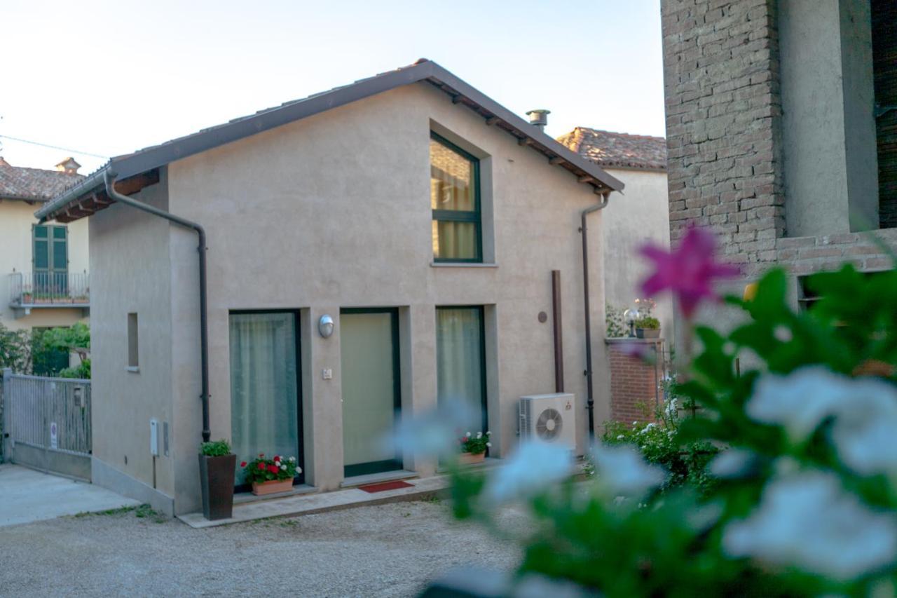 Al Centro Del Borgo Apartment Guarene Exterior photo