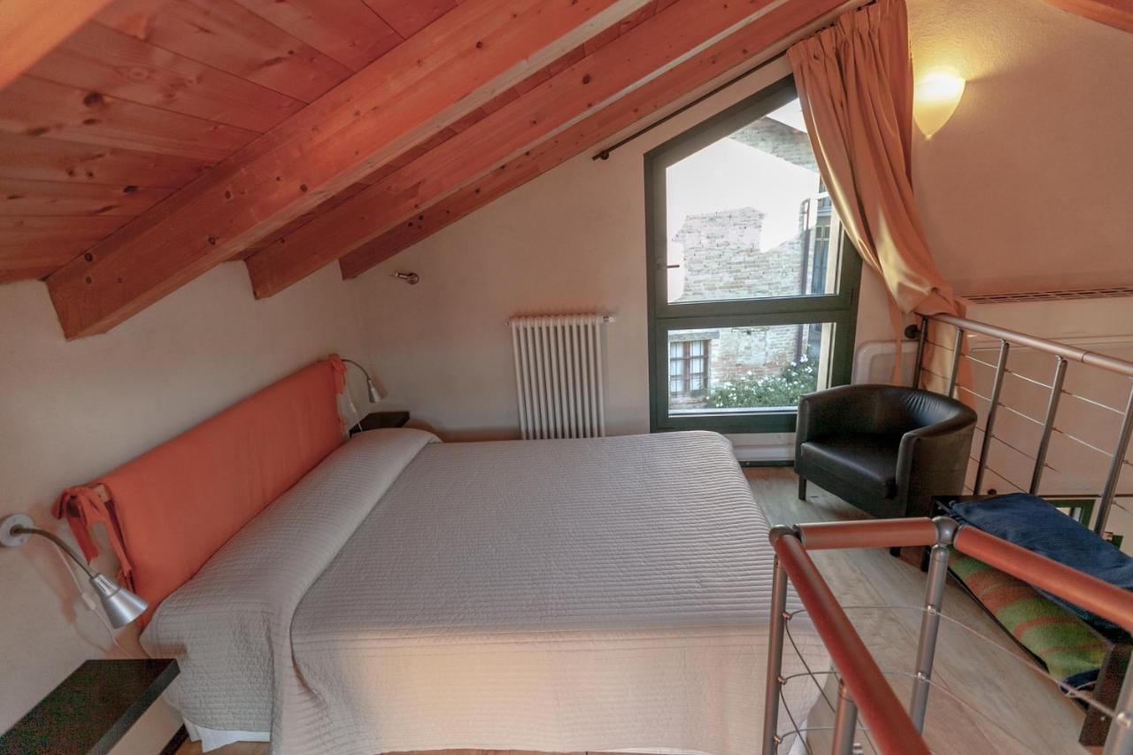 Al Centro Del Borgo Apartment Guarene Exterior photo
