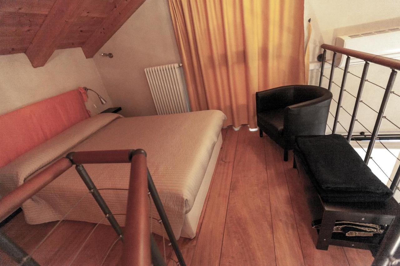 Al Centro Del Borgo Apartment Guarene Exterior photo