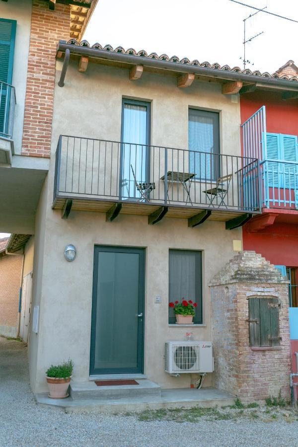 Al Centro Del Borgo Apartment Guarene Exterior photo