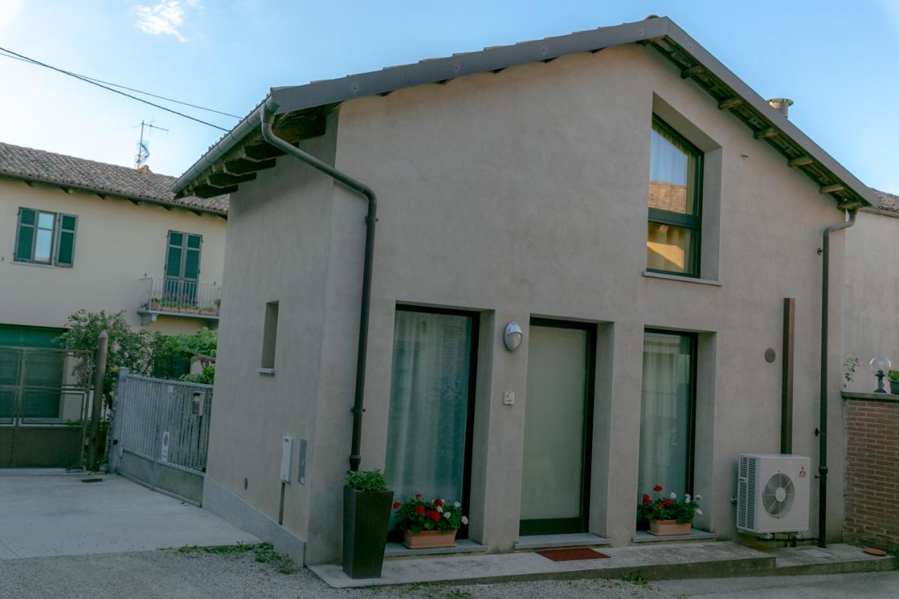 Al Centro Del Borgo Apartment Guarene Exterior photo
