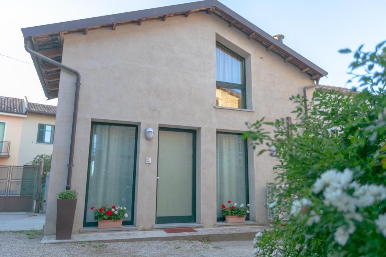 Al Centro Del Borgo Apartment Guarene Exterior photo