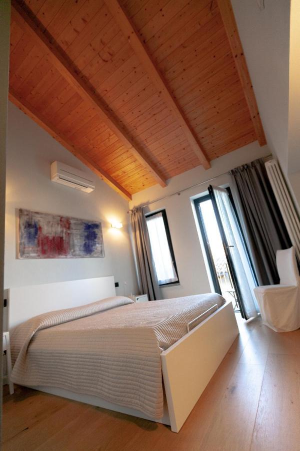 Al Centro Del Borgo Apartment Guarene Exterior photo